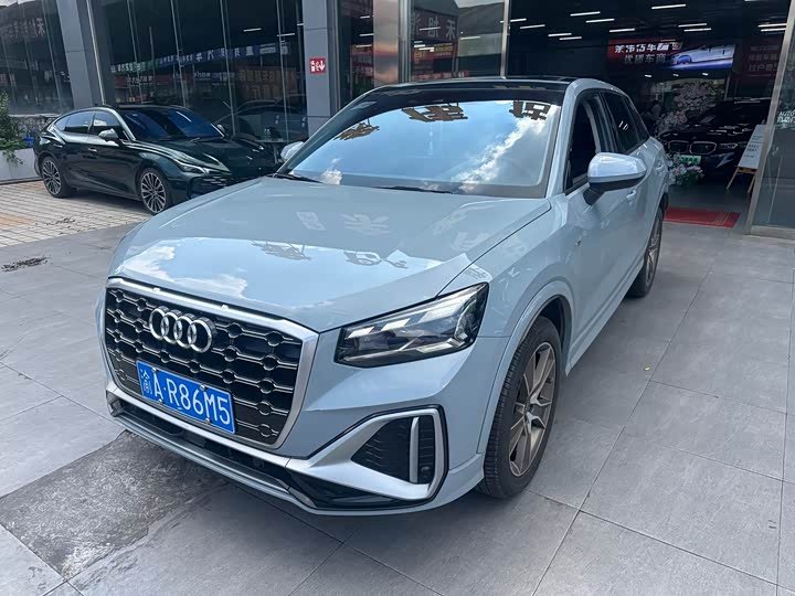 Audi Q2L