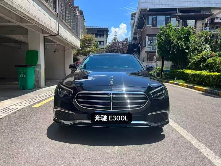Mercedes-Benz E