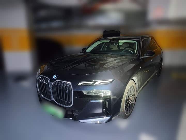 BMW i7
