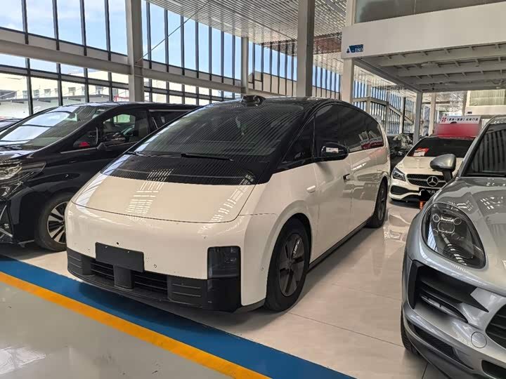 Li Auto MEGA