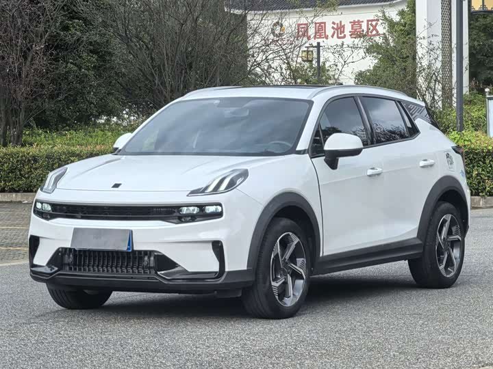 Lynk & Co 06