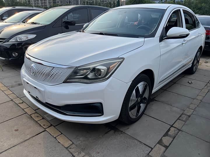 Dongfeng Aeolus E70