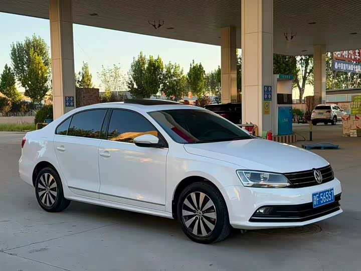 Volkswagen Sagitar
