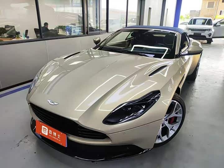 Aston Martin DB11
