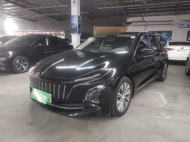 Hongqi E-QM5