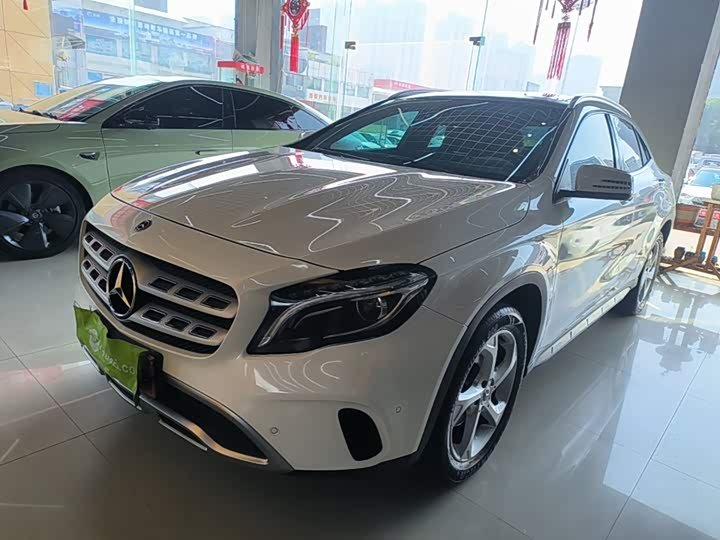 Mercedes-Benz GLA