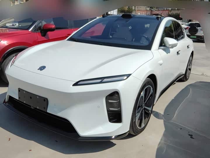 NIO ET5