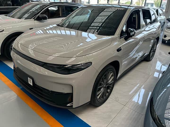 Leapmotor C10