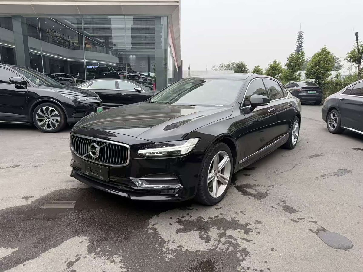 Volvo S90