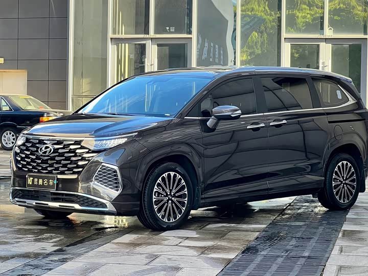 Hyundai Carnival