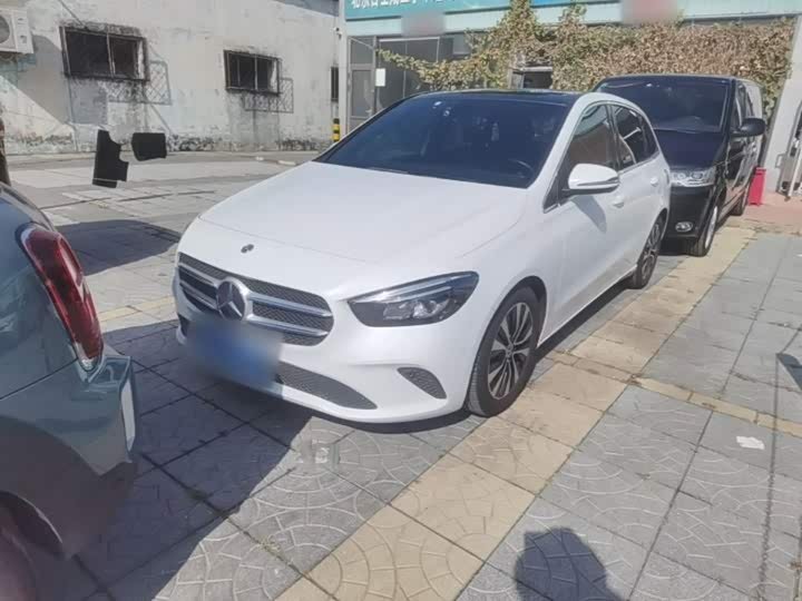Mercedes-Benz B