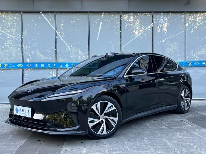 NIO ET5