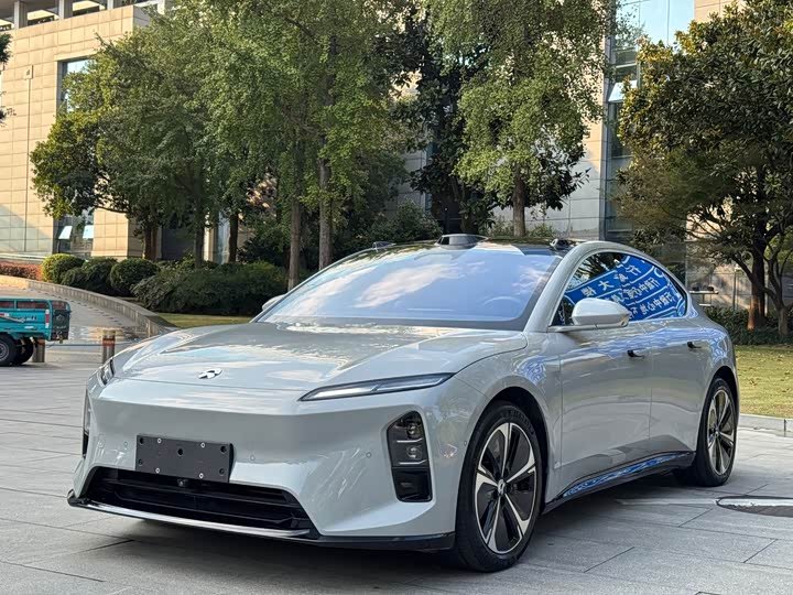 NIO ET5