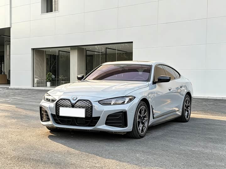BMW i4