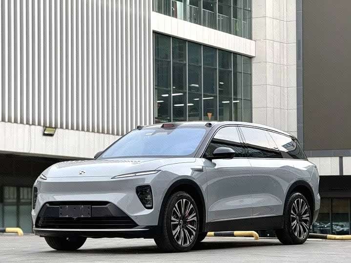 NIO ES8