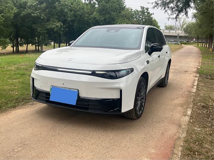 Leapmotor C10