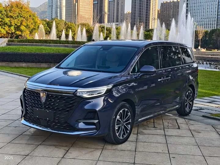 Roewe iMAX8