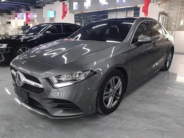 Mercedes-Benz A180